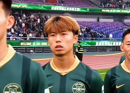 包含足坛新秀崭露头角，独中两元力挺球队晋级的词条